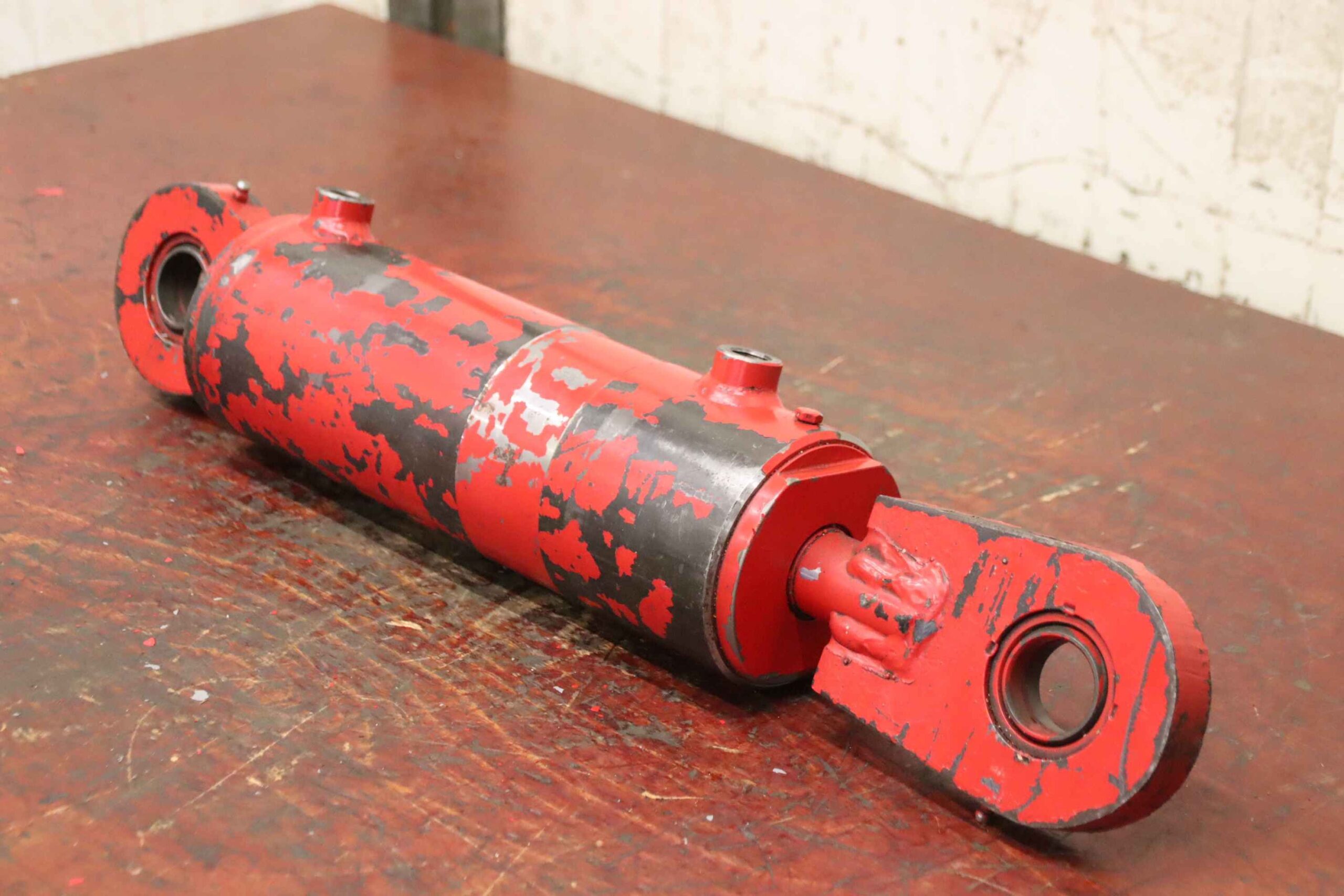 Hydraulikzylinder von unbekannt - Hub 210 mm