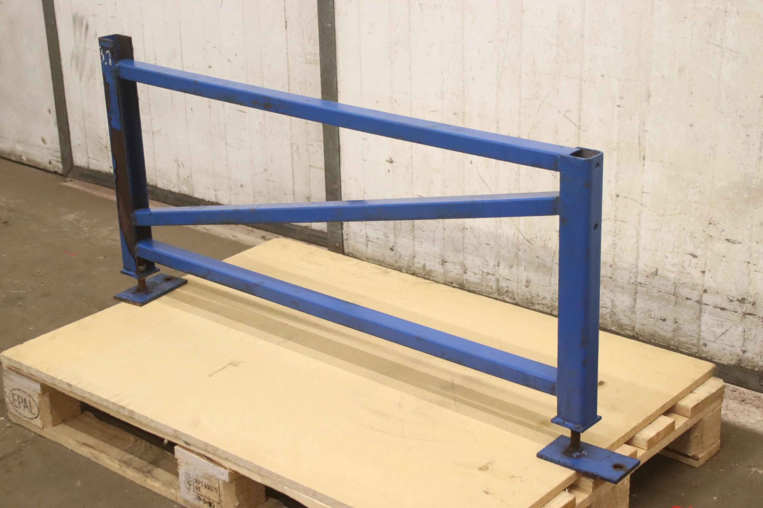 Untergestell von unbekannt - 1180 x 570 mm