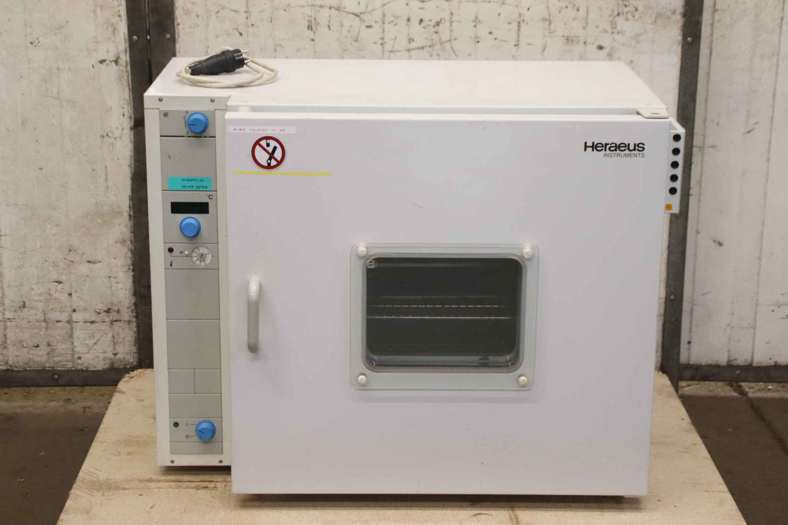 Trockenofen 2,2 kW 300 °C von Heraeus - T 6120 100 Liter – Bild 4
