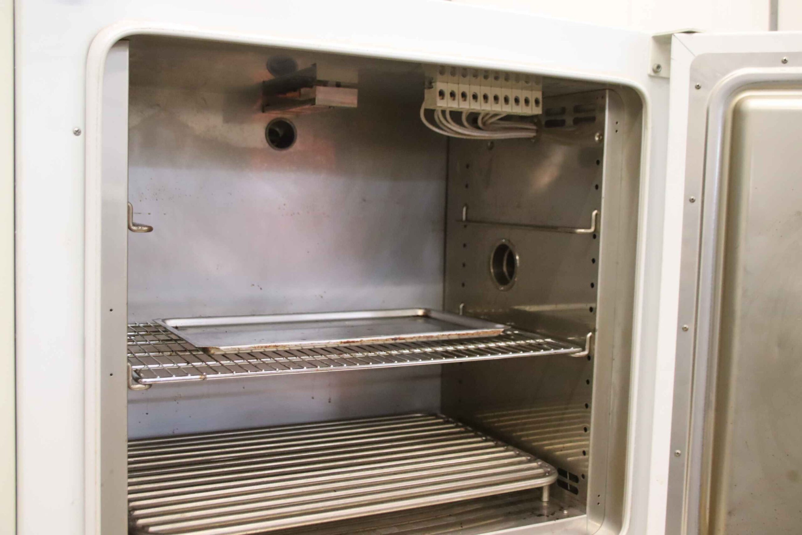 Trockenofen 2,2 kW 300 °C von Heraeus - T 6120 100 Liter – Bild 10