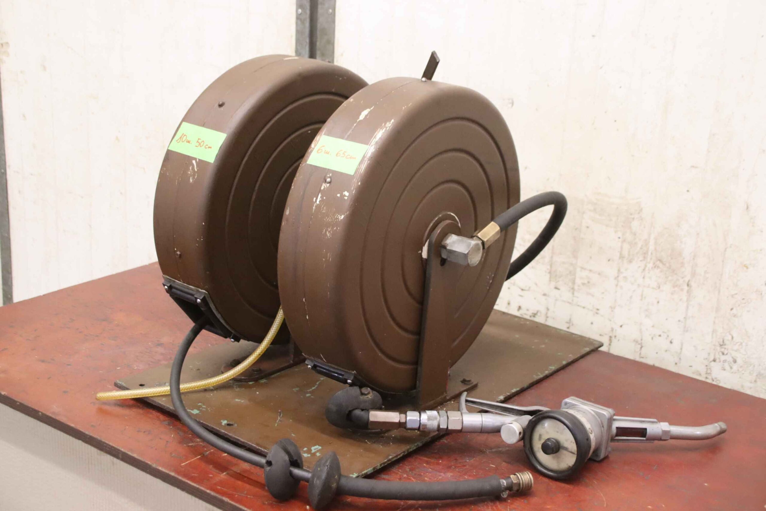 Schlauchhaspel zweifach mit 1x Durchflussmesser von Siemens - Öl- Druckluft-Schlauchaufroller