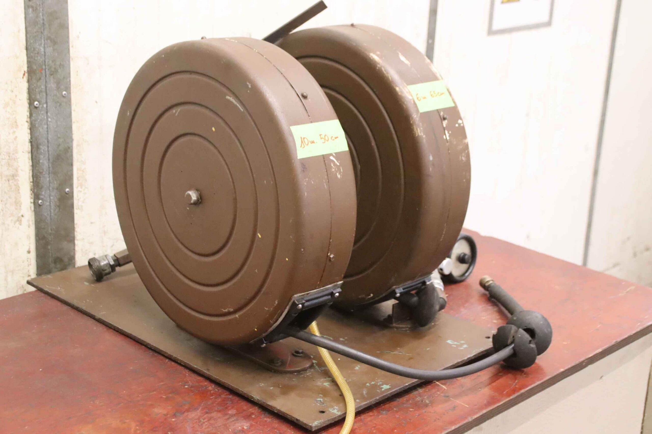 Schlauchhaspel zweifach mit 1x Durchflussmesser von Siemens - Öl- Druckluft-Schlauchaufroller – Bild 2