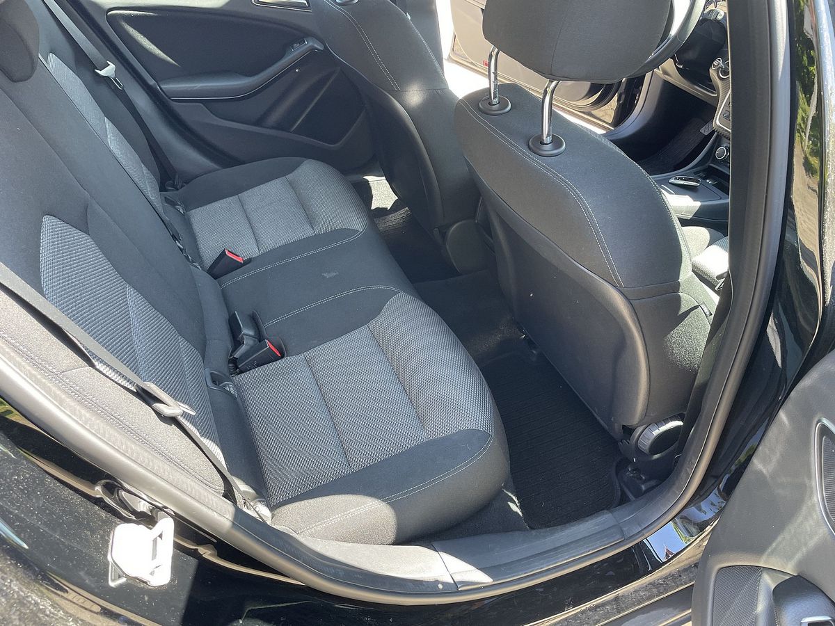 GLA 200 D 4-MATIC Standheizung von Mercedes - GLA 200 D 4-MATIC – Bild 10