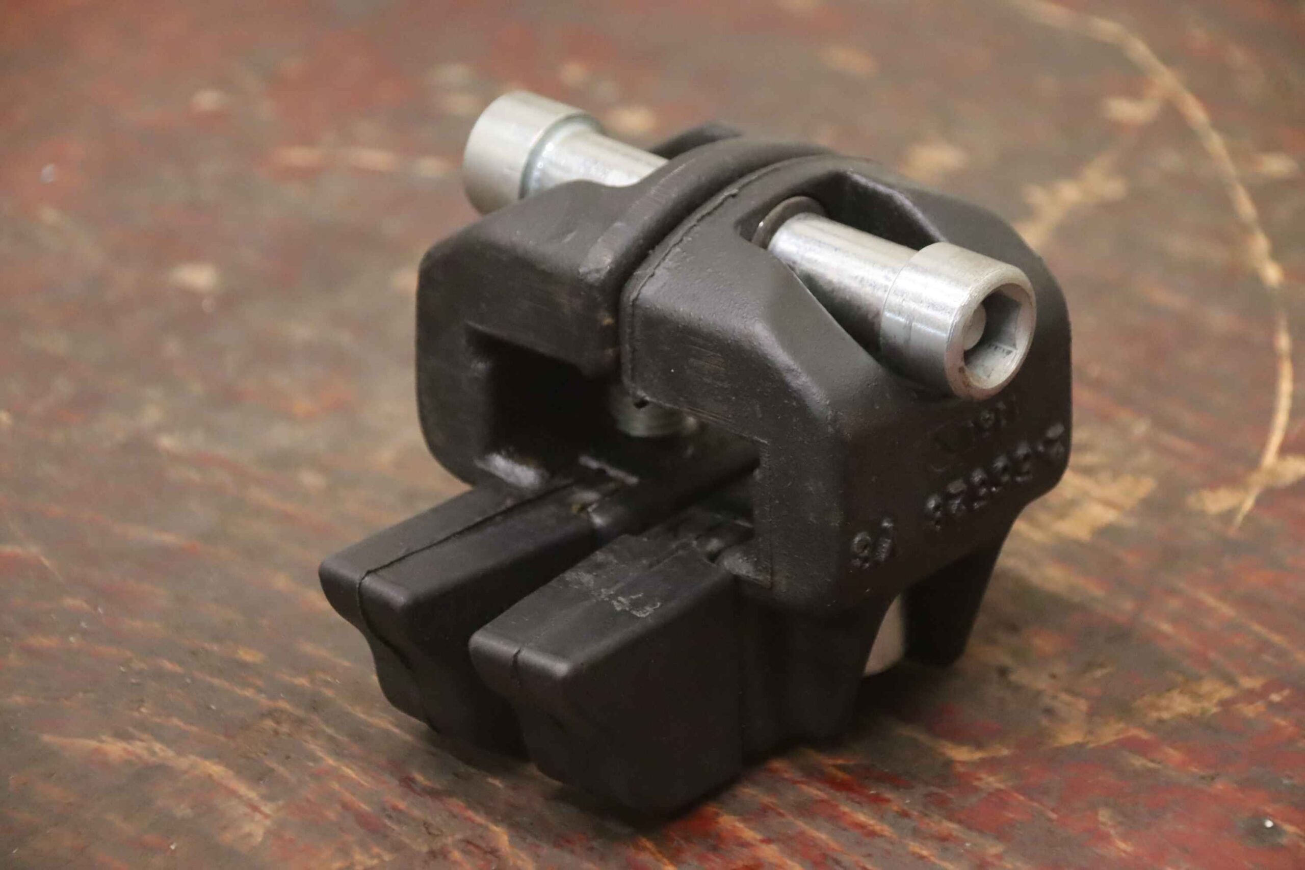 Schienenklemme 2 Stück von unbekannt - 115/120/H100 mm