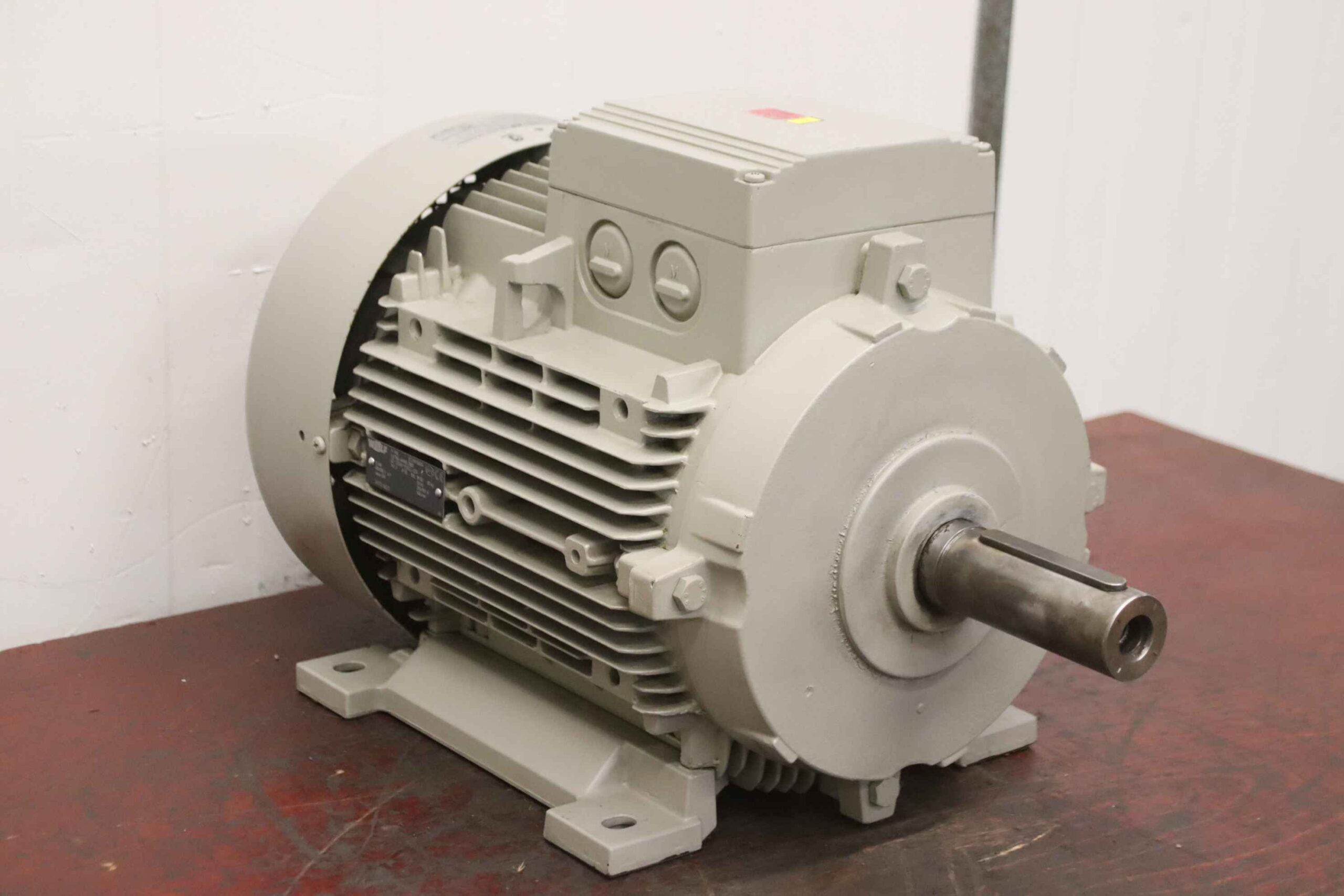 Elektromotor 15 kW 1460 U/min von Wolf - 1LA766-4AA60-ZN00 160L – Bild 2