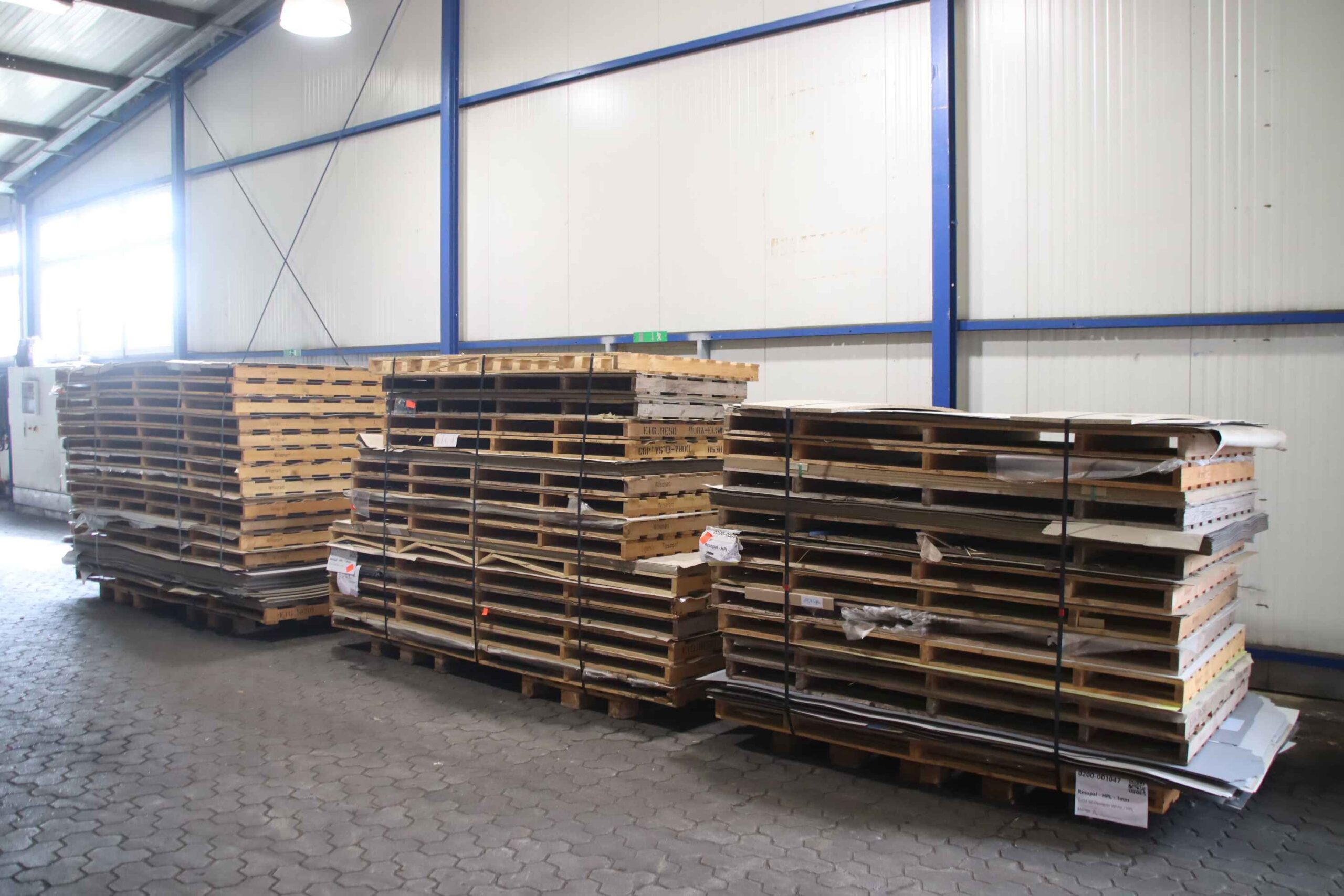 HPL Kunststoffplatten 37 Paletten 6710 kg von Resopal - HPL Dicke 1/1,4 mm verschiedene Größen – Bild 2