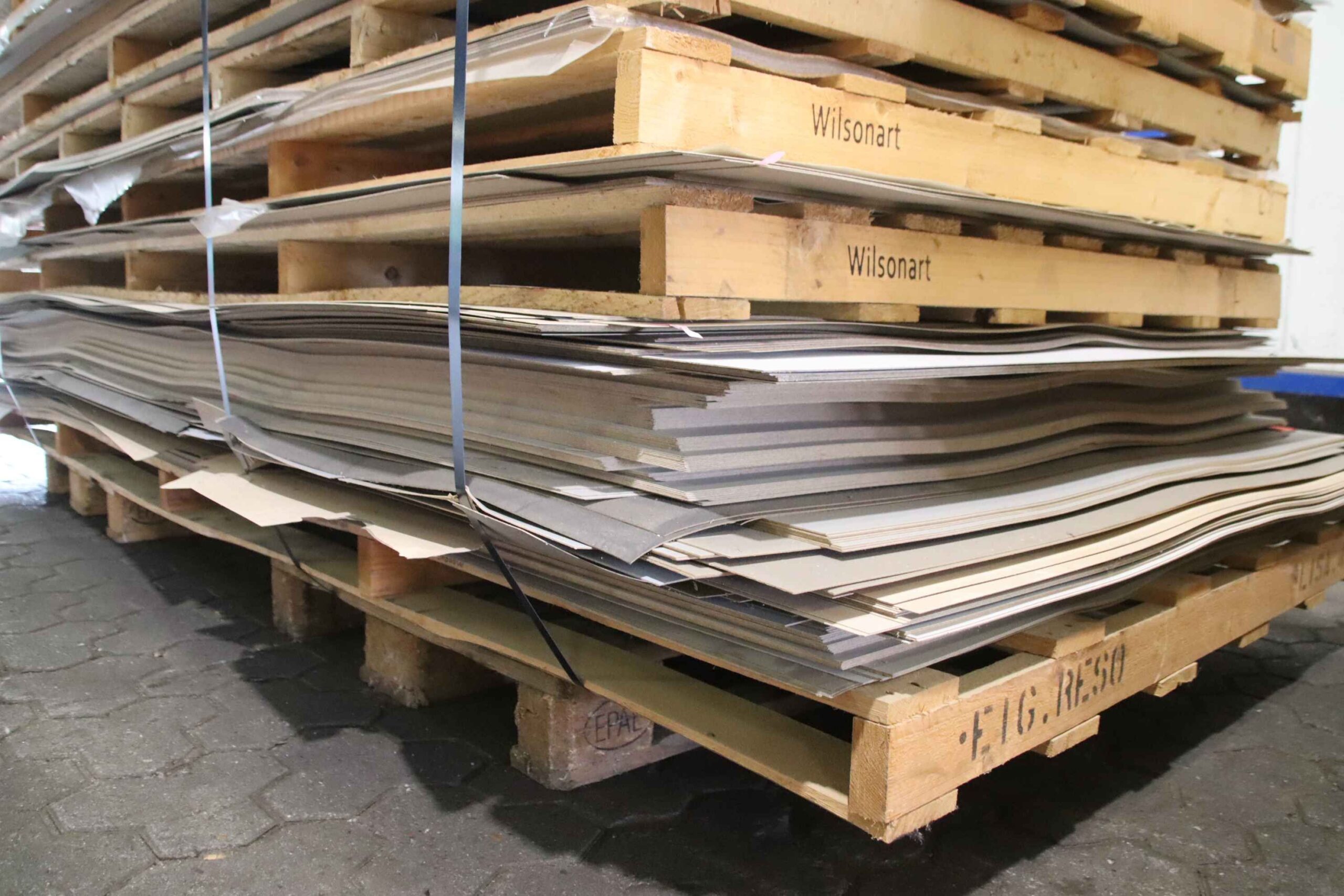 HPL Kunststoffplatten 37 Paletten 6710 kg von Resopal - HPL Dicke 1/1,4 mm verschiedene Größen – Bild 5