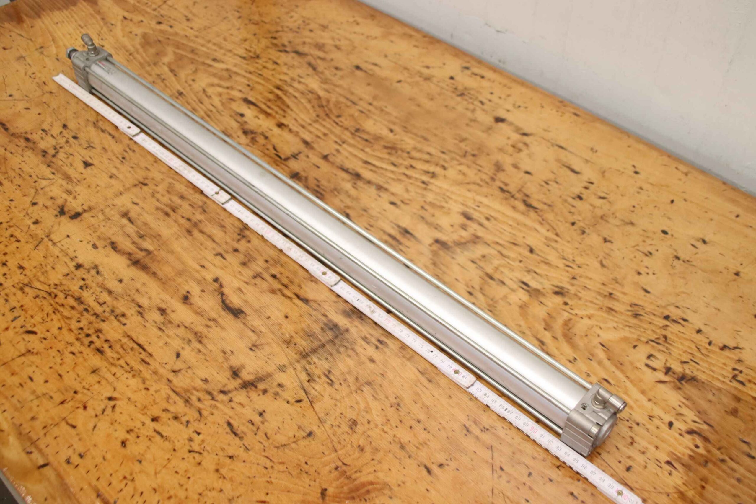 Pneumatikzylinder von Rexroth - 0 822 241 050 Hub 800 mm