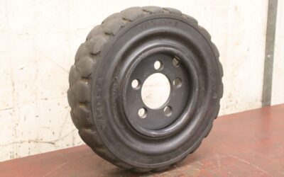 Alternative view of Vollgummi Reifen von Rota - Plus 15x4 1/2-8  RIM 3.00D-8  532/487-2