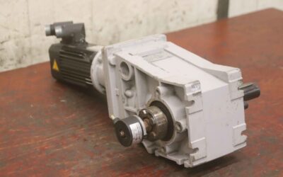 Alternative view of Servo-Getriebemotor 0,54 kW von Lenze - MDSKS036-23  GKR04-2 N SAR