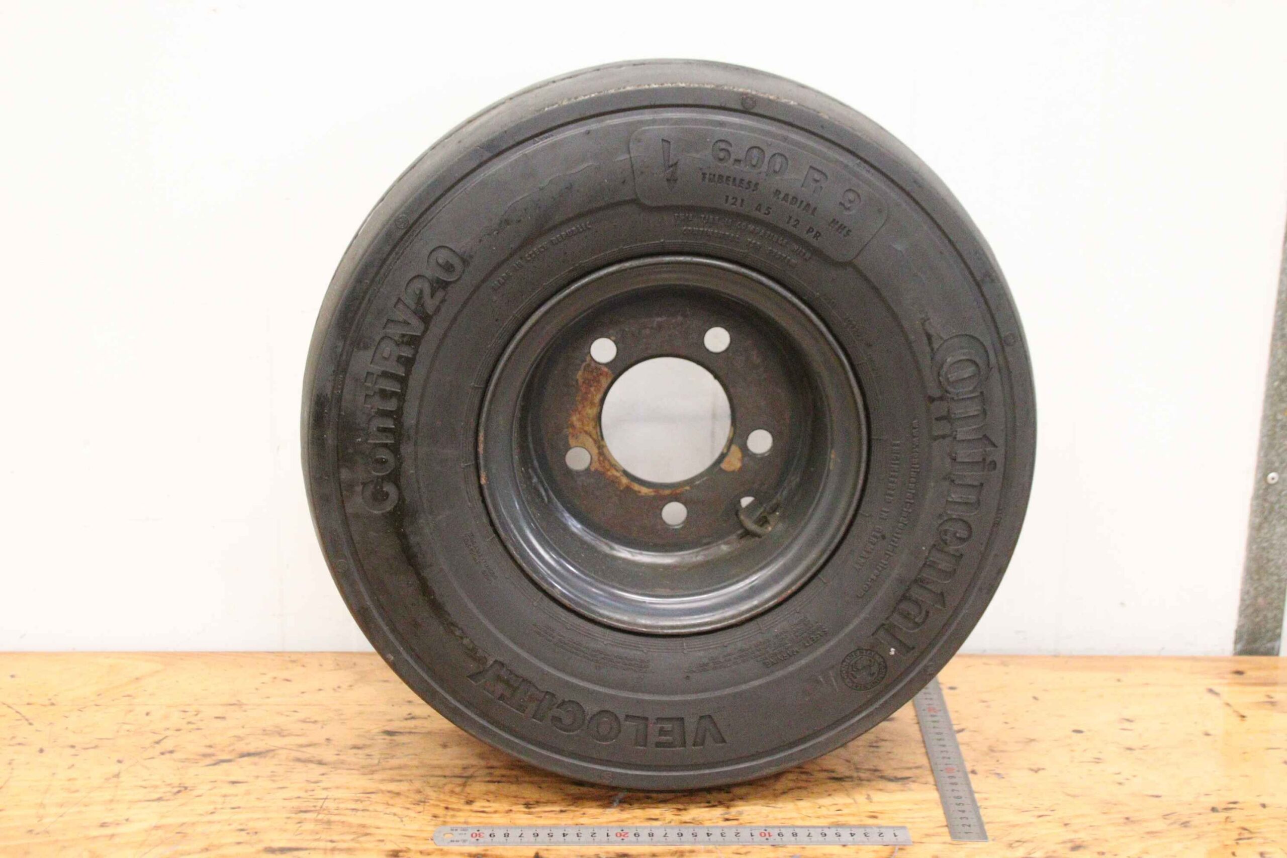 Reifen mit Felge 2 Stück von Continental - Conti RV20 Velocity 6.00 R 9 – Bild 3