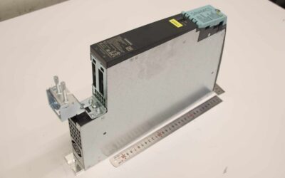 Alternative view of Double Motor Module von Siemens - 6SL3120-2TE21-0AD0