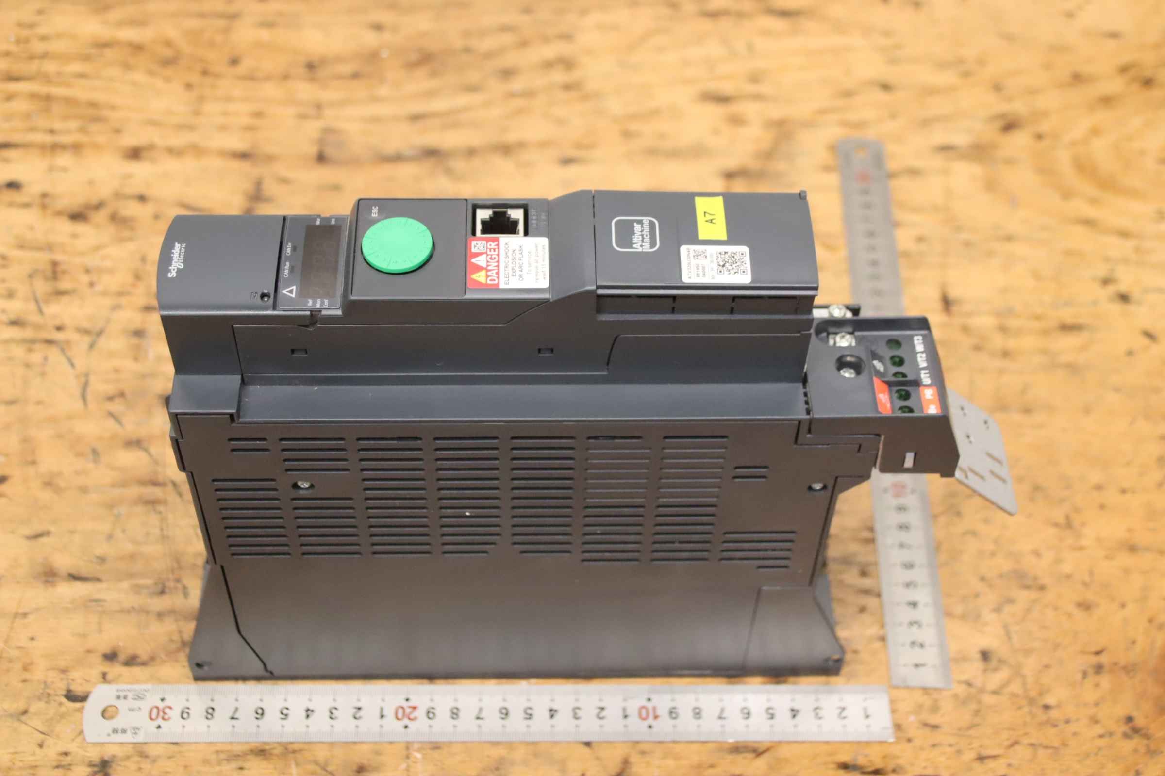 Frequenzumrichter 3 kW von Schneider Electric - Altivar 320 ATV320U30N4B – Bild 3