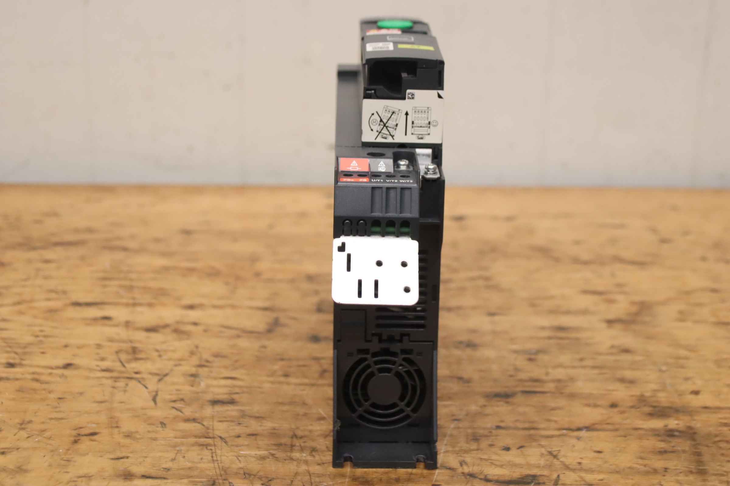 Frequenzumrichter 3 kW von Schneider Electric - Altivar 320 ATV320U30N4B – Bild 10