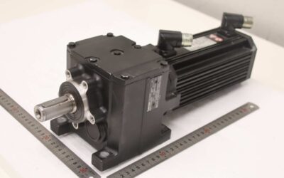 Servo-Getriebemotor 0,8 kW 144 U/min von Lenze - MCA 10140-RS0B0  G50BH121MVAR3C00