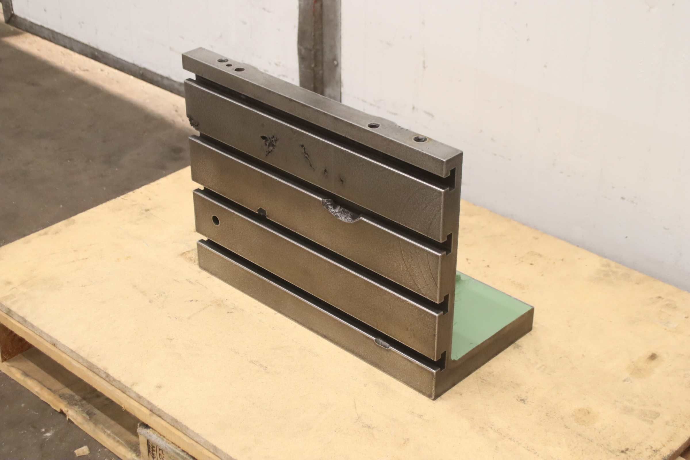 Aufspannwinkel mit T Nuten von Guss - 535/250/H400 mm