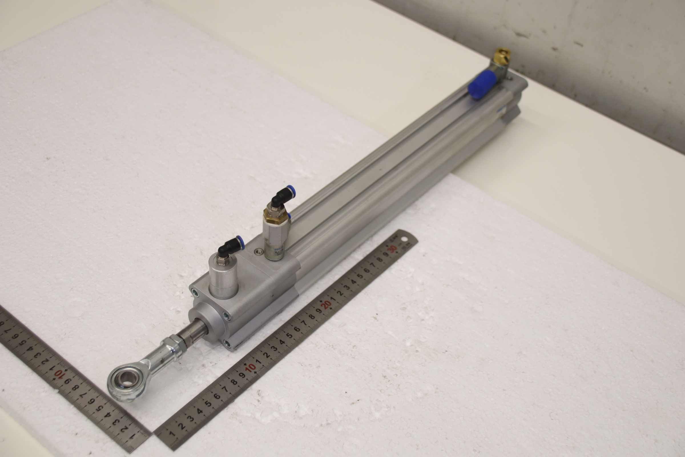 Pneumatikzylinder von Festo - DSBC-40-320-C-PPVA Hub 320 mm