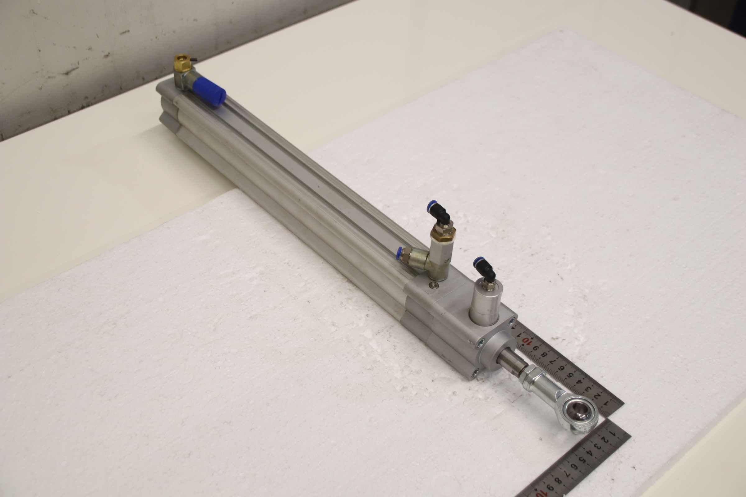 Pneumatikzylinder von Festo - DSBC-40-320-C-PPVA Hub 320 mm – Bild 2