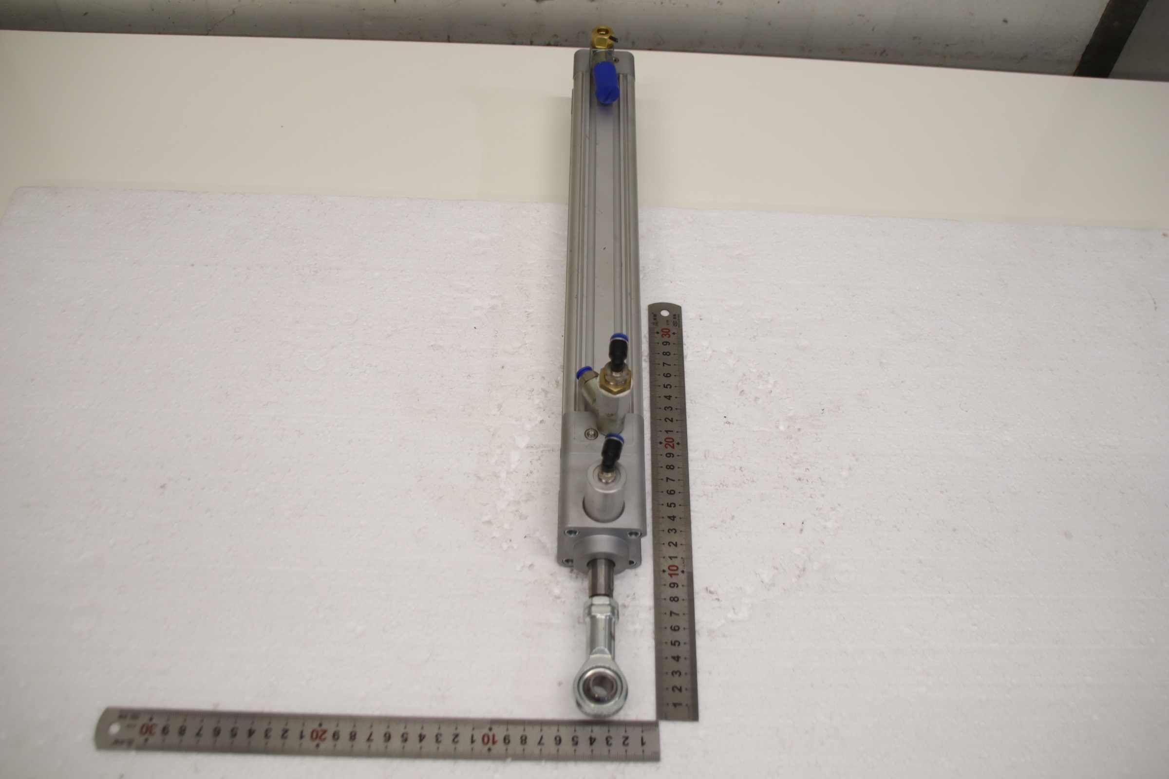 Pneumatikzylinder von Festo - DSBC-40-320-C-PPVA Hub 320 mm – Bild 3