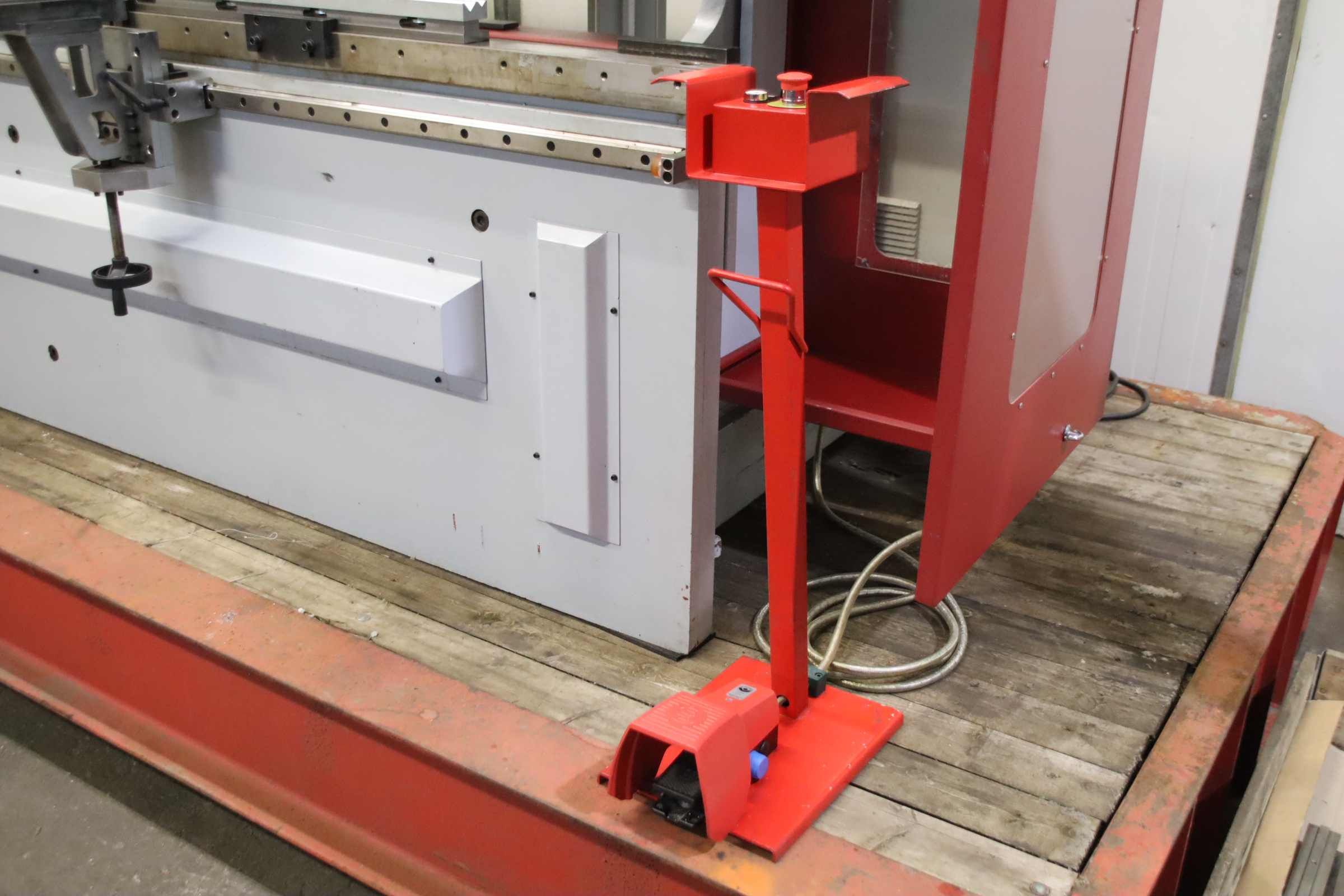 CNC Abkantpresse 3200 mm x 125 to von NOVAKRAFT - PBS-H 125-3200 – Bild 9