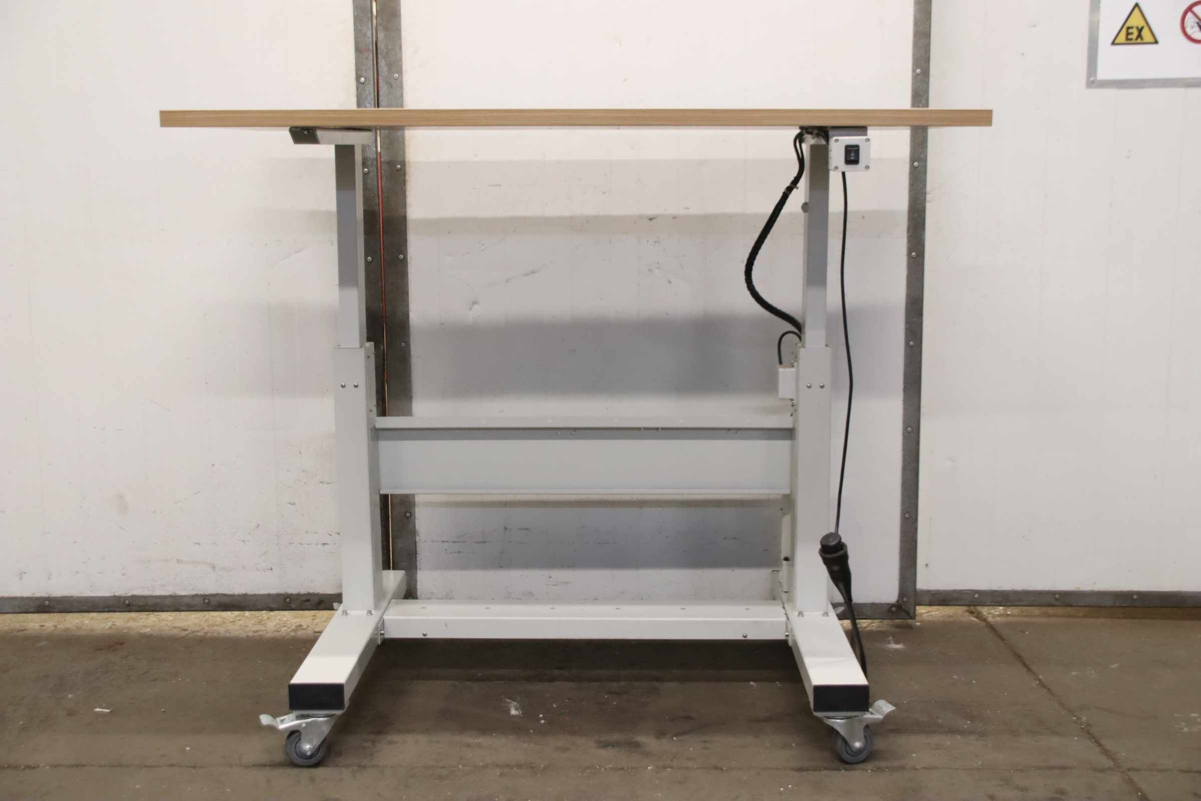 Arbeitstisch elektrisch höhenverstellbar von Vetron - 1400/700/H810 mm – Bild 5