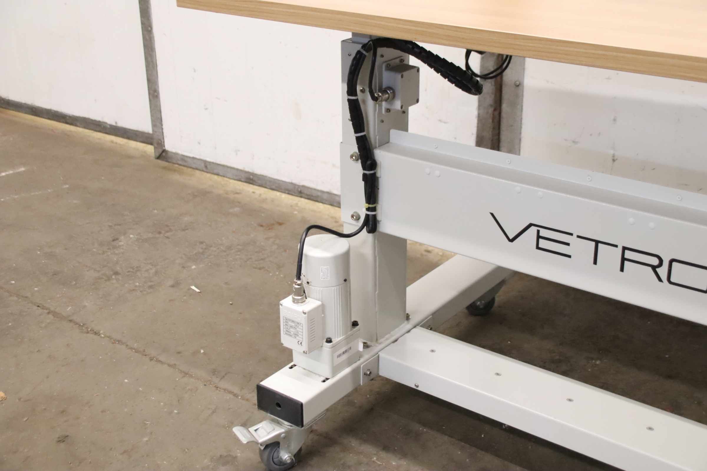 Arbeitstisch elektrisch höhenverstellbar von Vetron - 1400/700/H810 mm – Bild 8