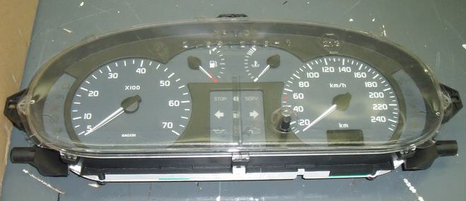 Tachoeinheit von Renault - Scenic 1,6 16 V