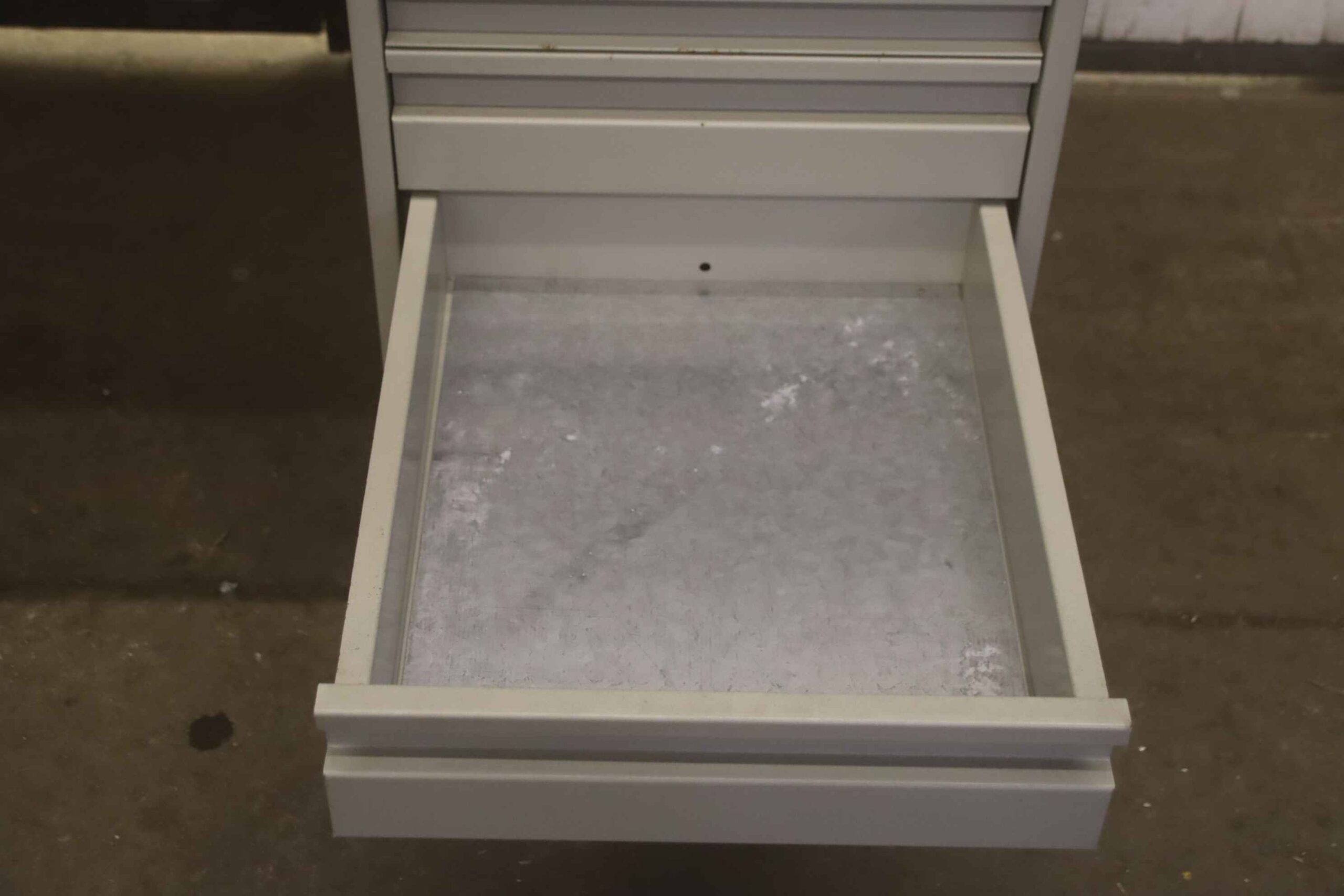 Werkbank für Elektriker von Andres Karl - 1500/750/H780 mm – Bild 8