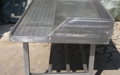 Alternative view of Edelstahltisch von unbekannt - Typ 930/2000