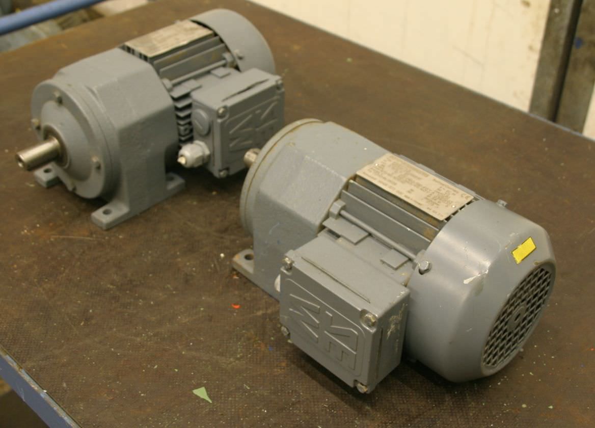 Getriebemotor 0,15 kW 49 U/min von SEW EURODRIVE - R32DT71C6 – Bild 3