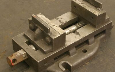 Maschinenschraubstock von Stahl - Spannweite 160 mm