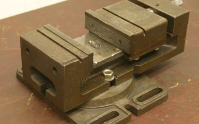 Maschinenschraubstock von Stahl - Spannweite 105 mm