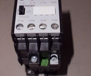 Alternative view of Schütz von Siemens - 3TH40 22-0BB4