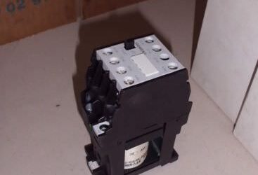 Alternative view of Schütz von Siemens - 3TH40 31-0BB4