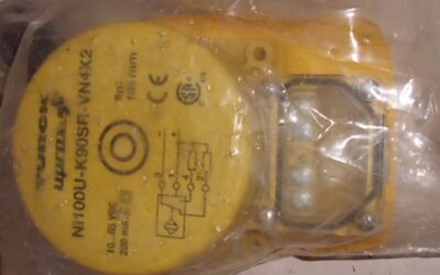 Alternative view of Induktiver Sensor von Turck - Ni100U-K90SR-VN4X2