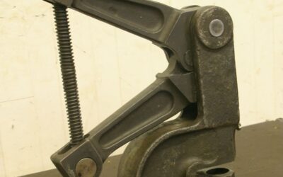 Handstanze von Mubea - Ausladung 60 mm