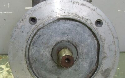 Alternative view of Elektromotor 0,55 kW 1380 U/min von Lenze - 8D4-369H