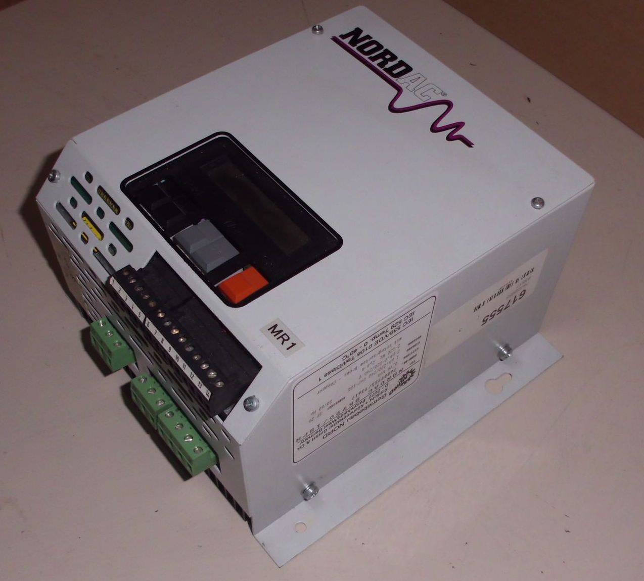 Frequenzumrichter 0,75 kW 1 kVA von Nord - Nordac SK990/1SPN – Bild 3