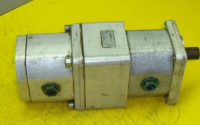 Alternative view of Doppelte Hydraulikpumpe von Orsta - C10-3R TGL10859