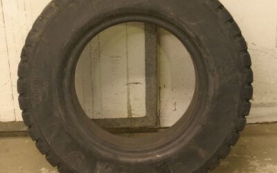 Alternative view of Vollgummi Reifen von Continental - 7.00-15 SC10