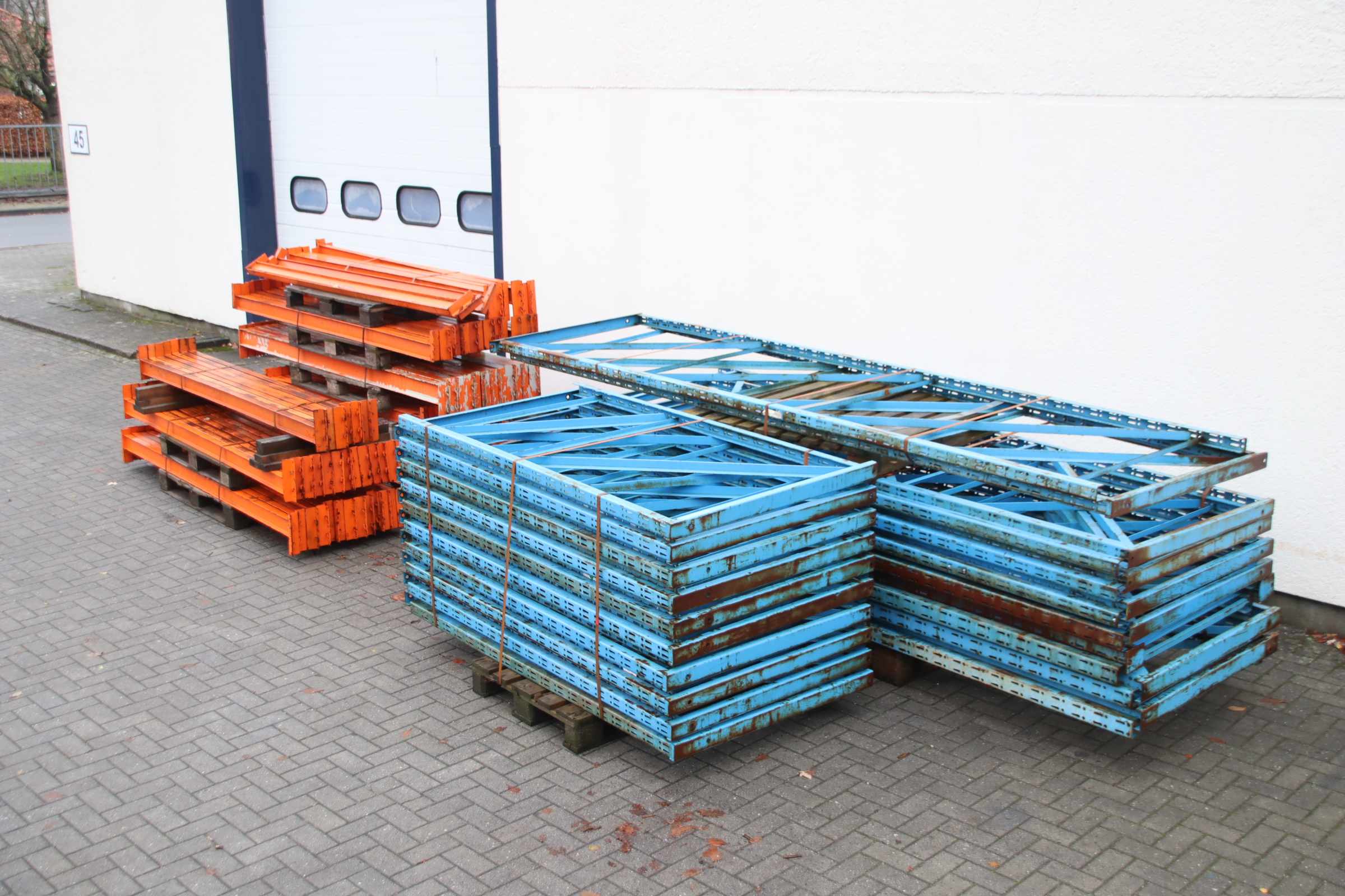 Palettenregal 34 Ständer 104 Traversen von unbekannt - Tiefe 1100 mm