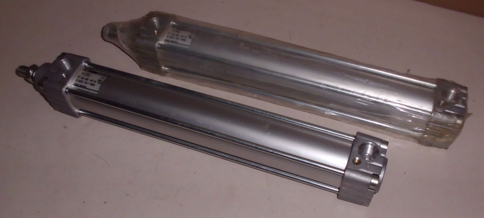 Pneumatikzylinder von Bosch - 0 822 241 008 – Bild 2