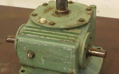 Winkelgetriebe von VEB - 10 V 7