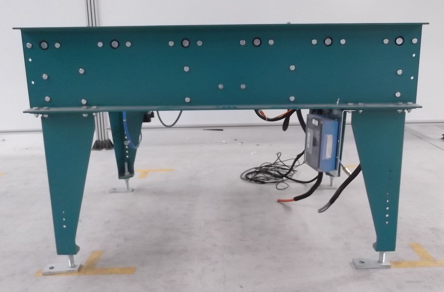 Rollenbahn angetrieben von Grenzebach - mit Zentriereinheit – Bild 8