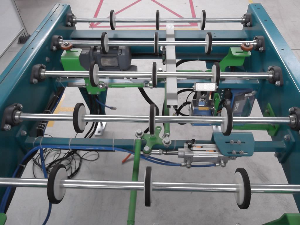 Rollenbahn angetrieben von Grenzebach - mit Zentriereinheit – Bild 12