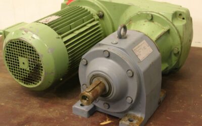 Alternative view of regelbarer Getriebemotor 5,5 kW 15-90 U/min von SEW EURODRIVE - R73 VU3 DV132S4