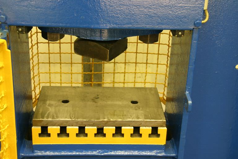 Hydraulikpresse 65 to von Wilsmann - Versuchpresse – Bild 4