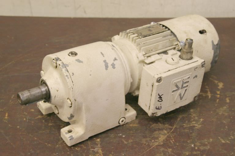 Getriebemotor 0,55 kW 70 U/min von SEW Eurodrive - R40DT17102BGZ