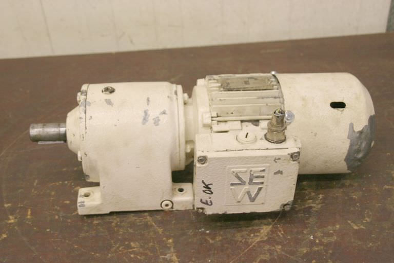 Getriebemotor 0,55 kW 70 U/min von SEW Eurodrive - R40DT17102BGZ – Bild 2