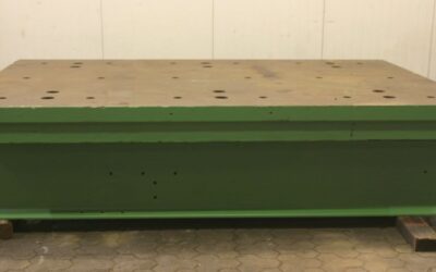 Alternative view of Aufspannplatte mit Bohrungen von unbekannt - 3012/2010/H710 mm